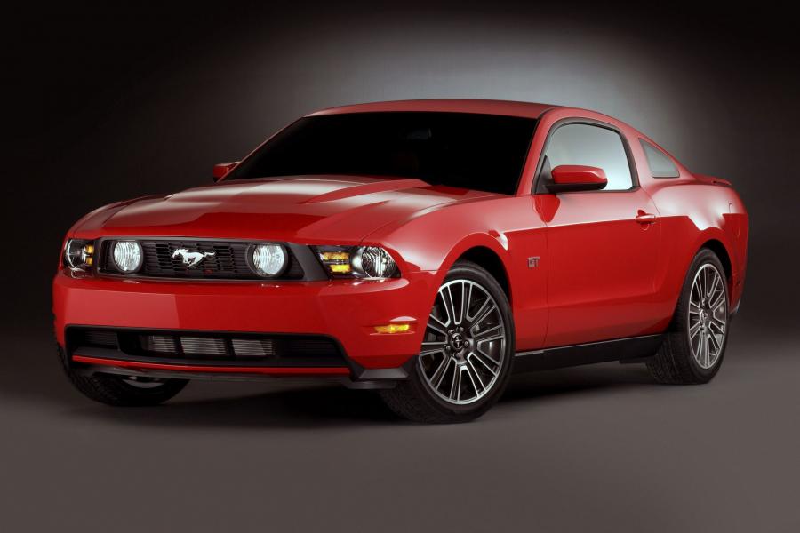  Ford Mustang GT 2010 года  (фото 142 из 213)